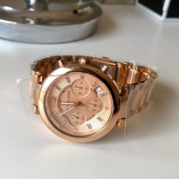 🤩💓Michael Kors women’s watch with crystal decor in rose gold finish - Picture 5 of 10
